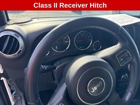 Used 2015 Jeep Wrangler Unlimited Sahara w/ Connectivity Group image 15