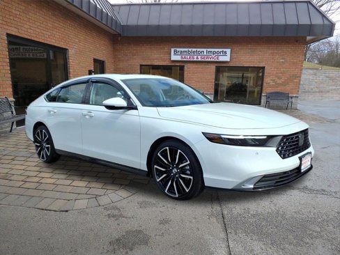 Used 2024 Honda Accord Touring image 1