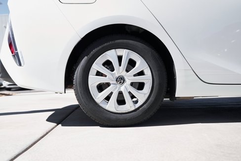 Used 2018 Toyota Prius Prime Premium image 9