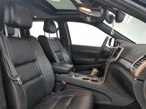 Used 2017 Jeep Grand Cherokee Limited image 37