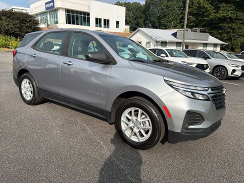 Used 2023 Chevrolet Equinox LS image 9