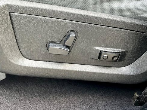 Used 2015 RAM 1500 SLT image 17