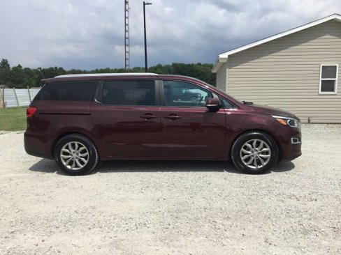 Used 2020 Kia Sedona EX image 2