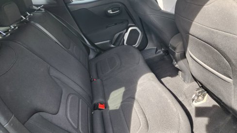 Used 2018 Jeep Renegade Latitude image 16