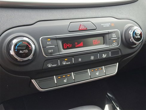 Used 2019 Kia Sorento SX image 16