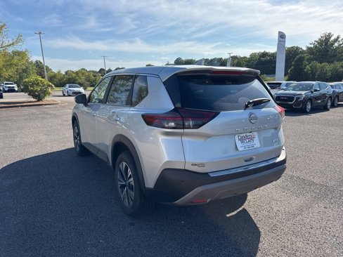 Used 2023 Nissan Rogue SV image 5