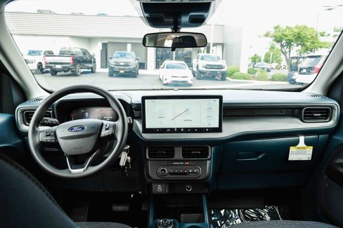 New 2025 Ford Maverick XL image 12