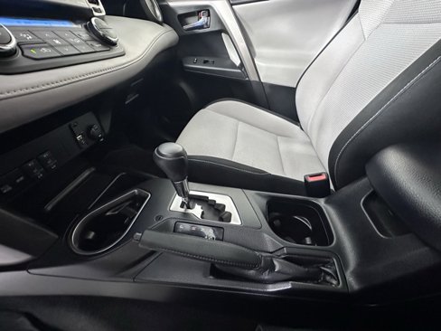Used 2018 Toyota RAV4 XLE image 31