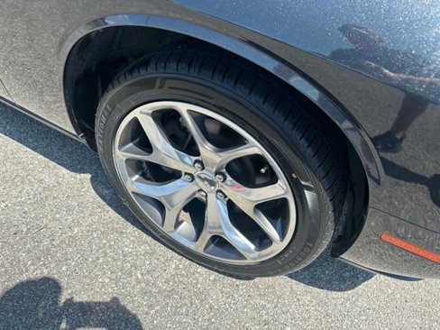 Used 2015 Dodge Challenger SXT Plus image 7