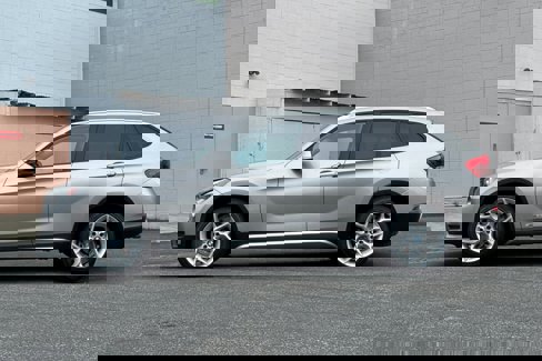 Used 2015 BMW X1 sDrive28i image 9