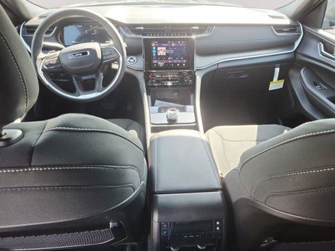 New 2025 Jeep Grand Cherokee L Laredo w/ Luxury Tech Group I image 10