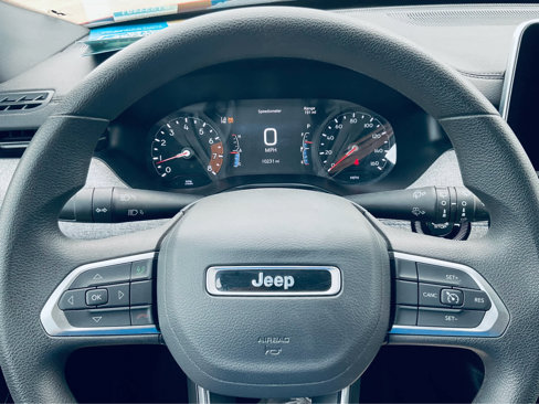 Used 2025 Jeep Compass Sport image 22
