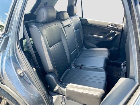 Used 2022 Volkswagen Tiguan SE image 24