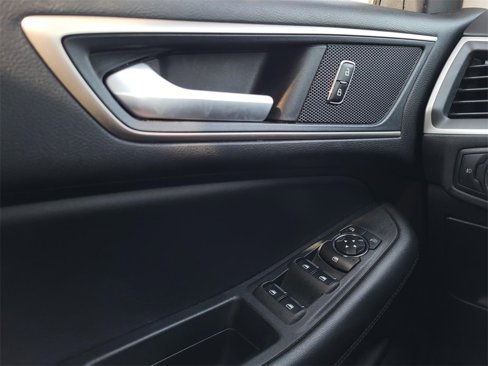 Used 2021 Ford Edge SEL image 25