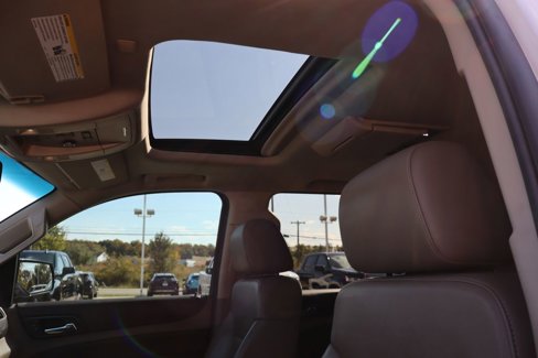 Used 2015 Chevrolet Suburban LT image 27