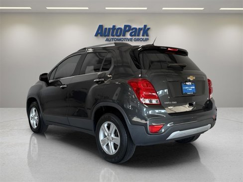 Used 2017 Chevrolet Trax LT w/ LT Convenience Package image 5