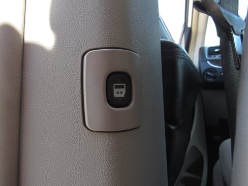 Used 2011 Chrysler Town & Country Touring image 14