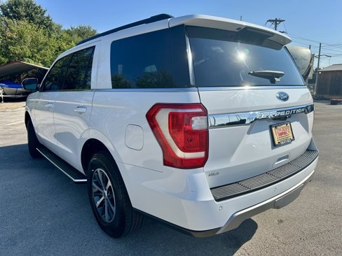 Used 2021 Ford Expedition XLT image 3