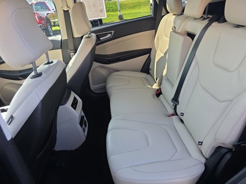 Certified 2022 Ford Edge Titanium image 20