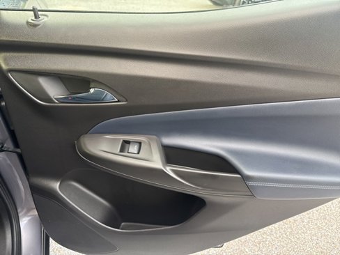 Used 2023 Chevrolet Bolt EUV LT w/ Convenience Package image 23