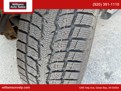 Used 2010 Jeep Commander Sport image 26