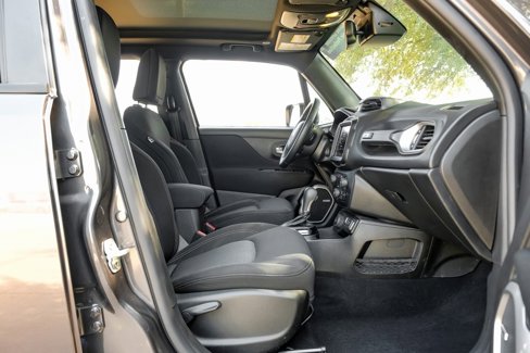 Used 2021 Jeep Renegade Latitude w/ Sun & Sound Group image 44