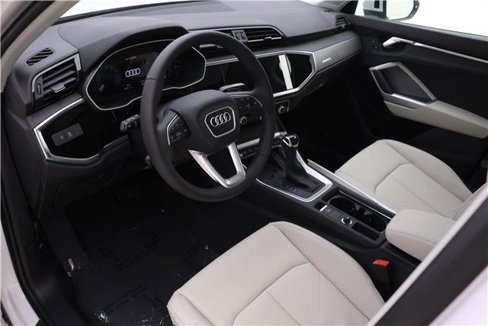 Used 2025 Audi Q3 2.0T Premium w/ Convenience Package image 6
