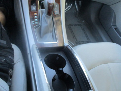 Used 2010 Buick LaCrosse CXL image 36