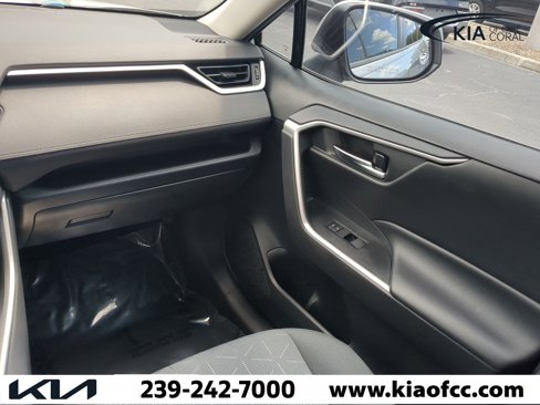 Used 2019 Toyota RAV4 XLE image 15