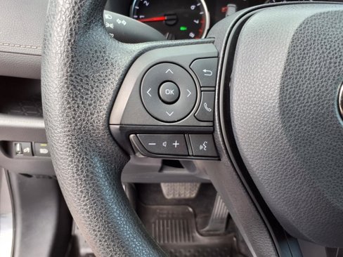 Used 2022 Toyota RAV4 XLE image 15