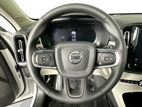 Used 2025 Volvo XC40 B5 Plus w/ Protection Package image 11