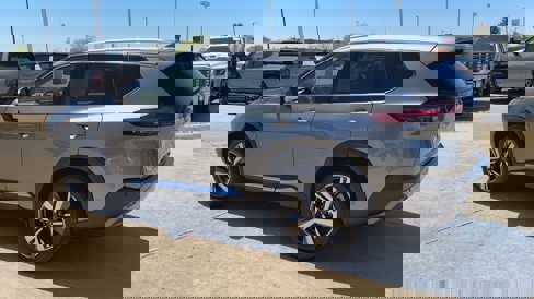 Used 2023 Nissan Rogue SL w/ SL Premium Package image 41