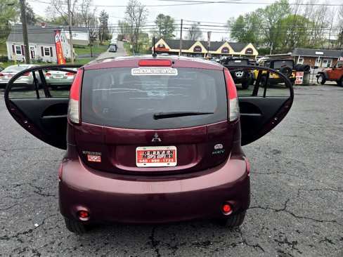 Used 2012 Mitsubishi i SE image 5