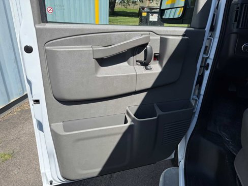 Used 2023 GMC Savana 2500 w/ Driver Convenience Package image 10