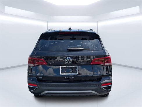 Used 2023 Volkswagen Taos SE image 4