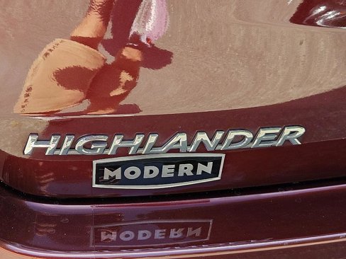 Used 2019 Toyota Highlander XLE image 14