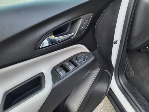 Used 2024 Chevrolet Equinox LS w/ LS Convenience Package image 14