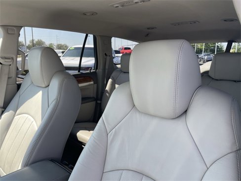 Used 2010 Buick Enclave CXL image 11
