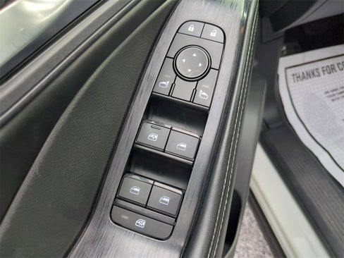 Used 2023 Nissan Rogue SV w/ SV Premium Package image 18