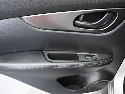 Used 2020 Nissan Rogue Sport S w/ Appearance Package image 30