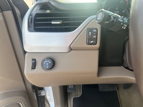 Used 2018 GMC Yukon SLT w/ Premium Edition image 33