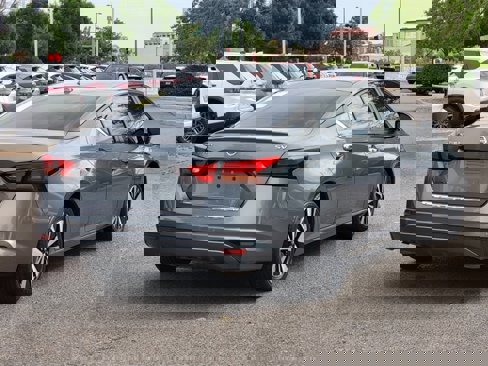 Used 2021 Nissan Altima 2.5 SV image 3