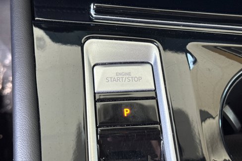 Used 2024 Volkswagen Atlas SE image 35