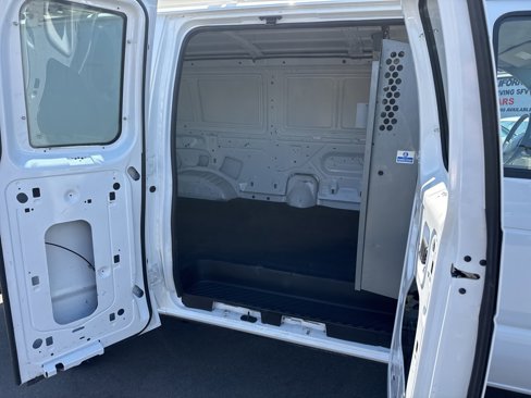 Used 2011 Ford E-250 and Econoline 250 image 11