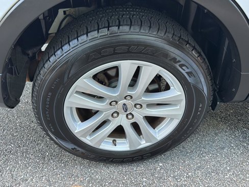 Used 2019 Ford Explorer XLT w/ Class II Trailer Tow Package image 32
