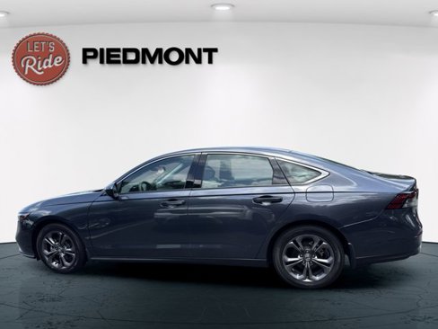 Certified 2023 Honda Accord EX image 6