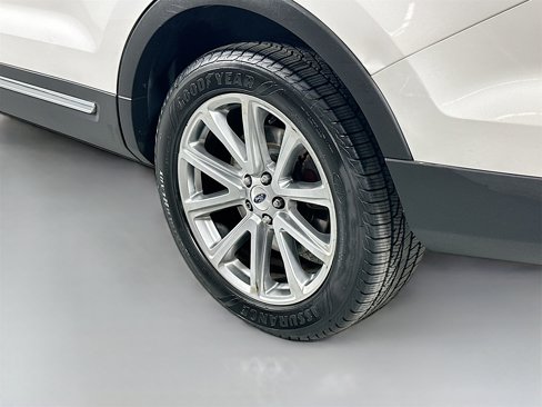 Used 2017 Ford Explorer Limited image 9