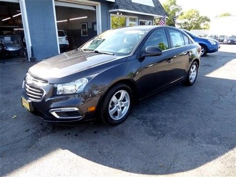 Used 2016 Chevrolet Cruze LT image 2