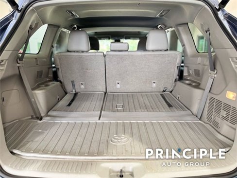 Used 2018 Toyota Highlander Limited image 14