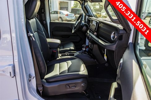 New 2025 Jeep Gladiator Sport image 18